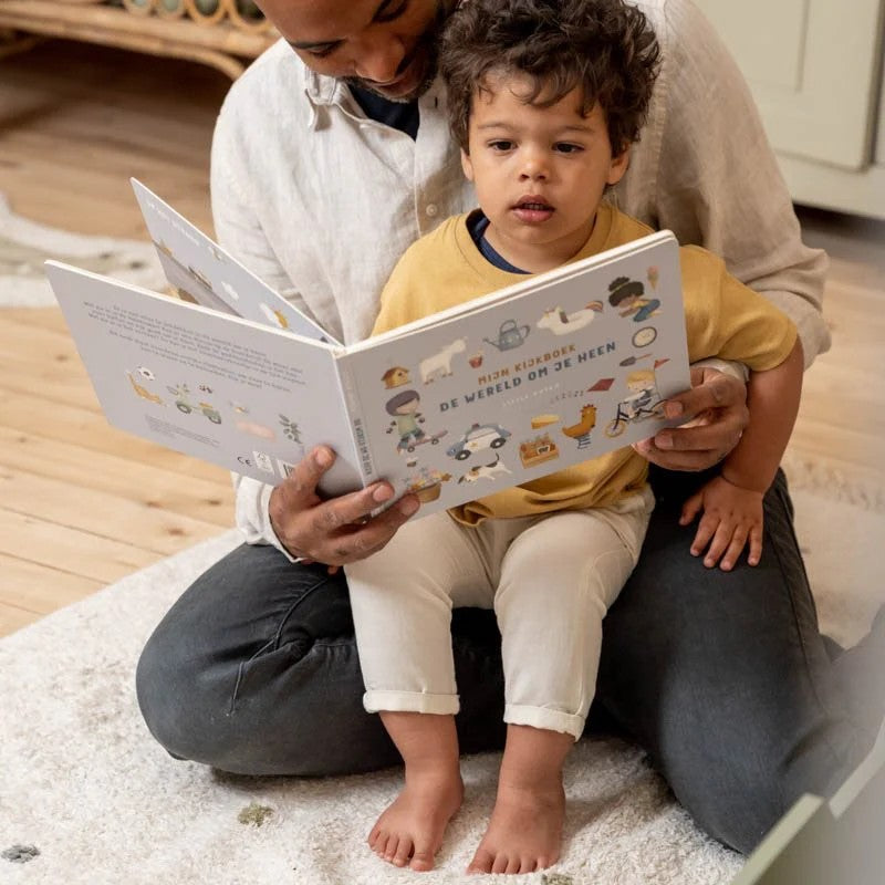 Livre en anglais : Voir et apprendre – Le monde qui nous entoure
