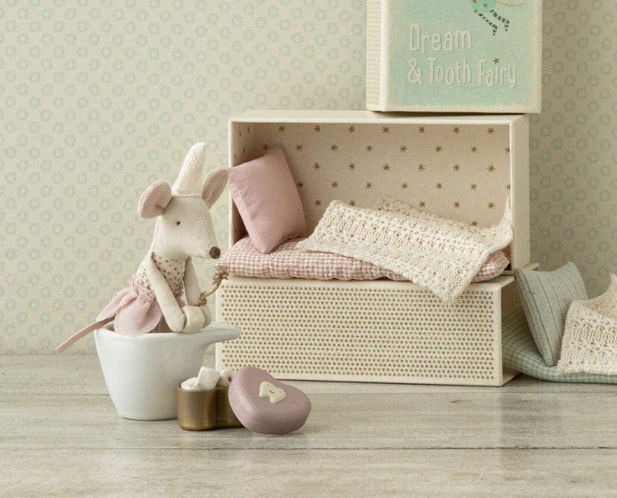 Small Tooth Box - Bluish Pink