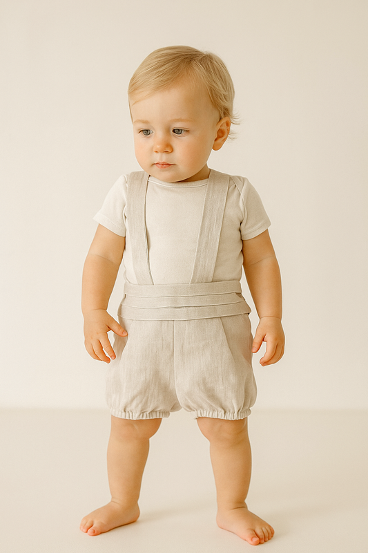 Baby shorts with suspenders and front pleats