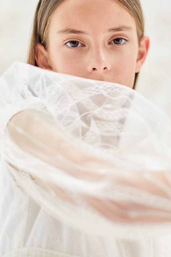 Amaya long dress with lace sleeves