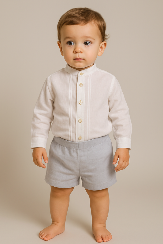 Body shirt with pleats in the center and fastening at the front