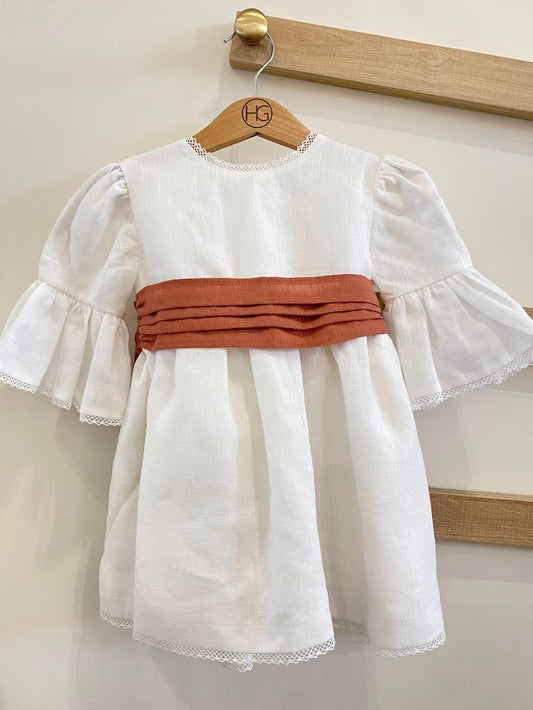 Robe en lin à manches à volants