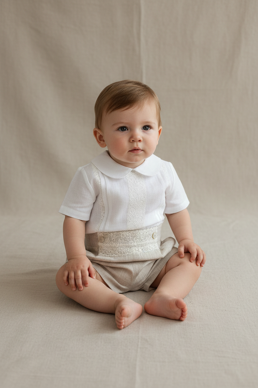 Set of shirt, bodysuit + shorts with lace