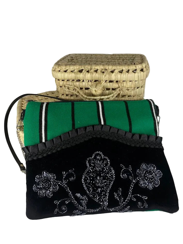 Embroidered glass bag 28x23cm