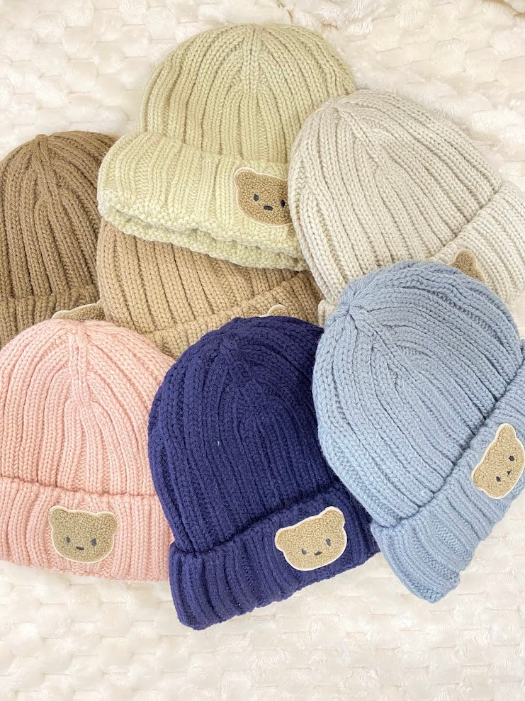 Chapeau avec ours en peluche
