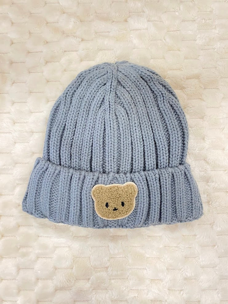 Chapeau avec ours en peluche