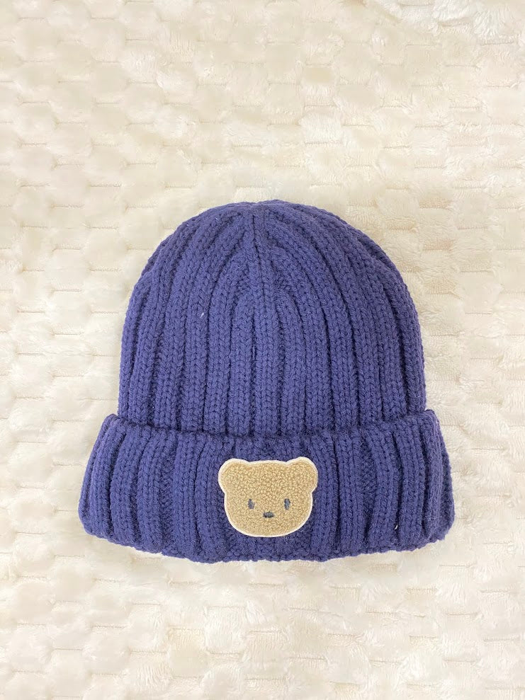Chapeau avec ours en peluche