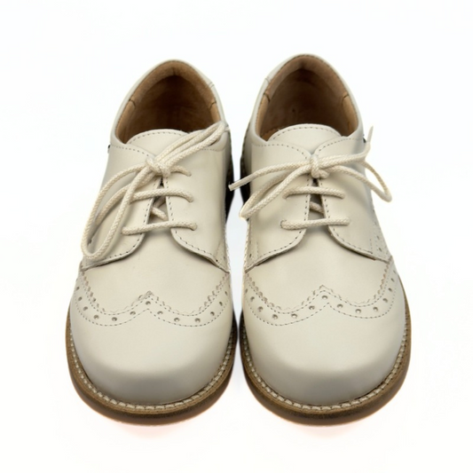 Leather shoe with laces