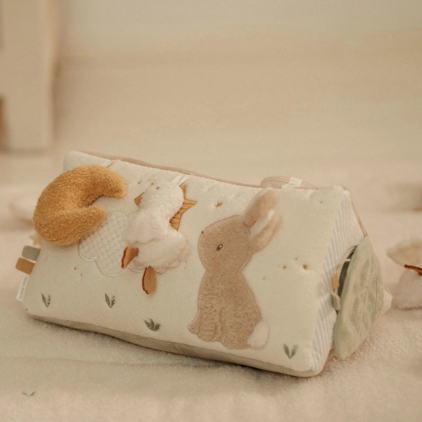Activity Triangle - White - Newborn Naturals