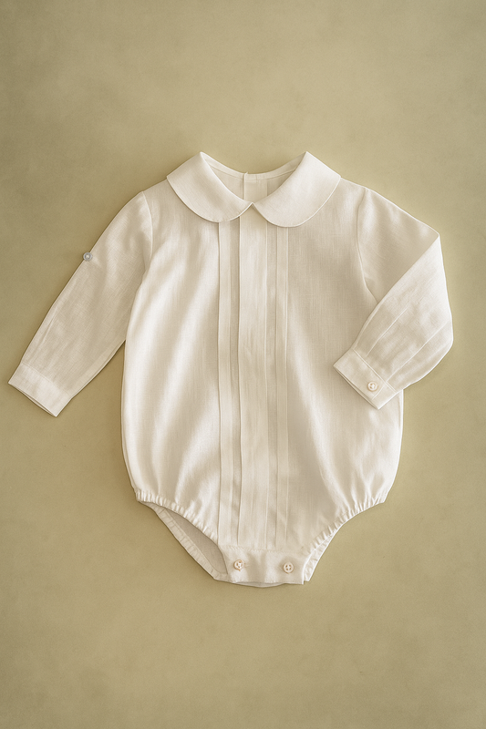 Shirt/bodysuit with long sleeves and pleats on the chest