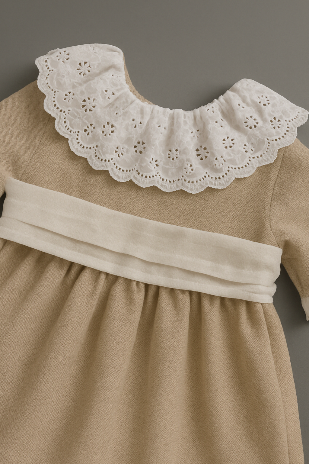 Vestido HG em linho c/bordado inglês