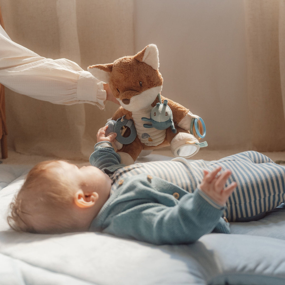 Raposa de Atividades Azul - Forest Friends | Little Dutch