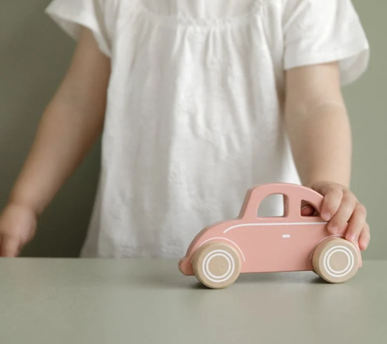 Voiture en bois - rose