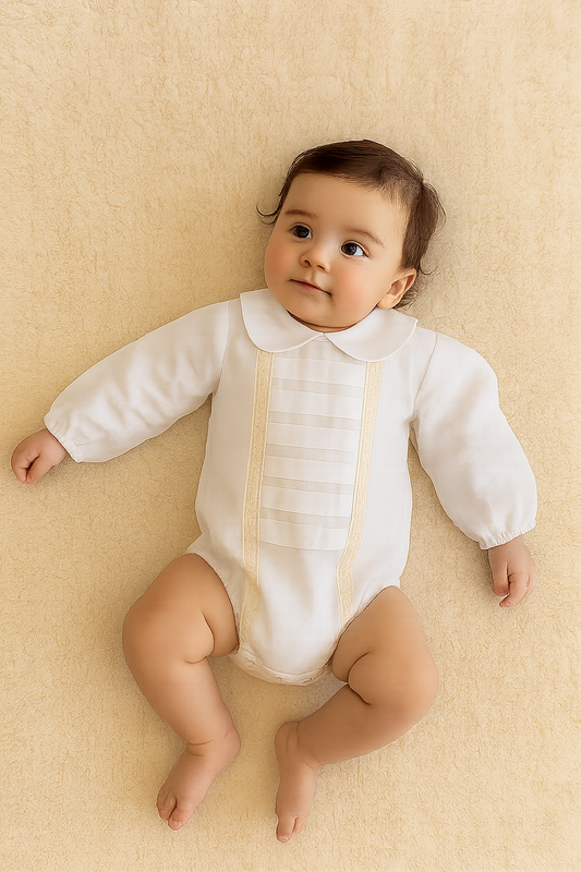 Camisa/Body com renda bege e pregas