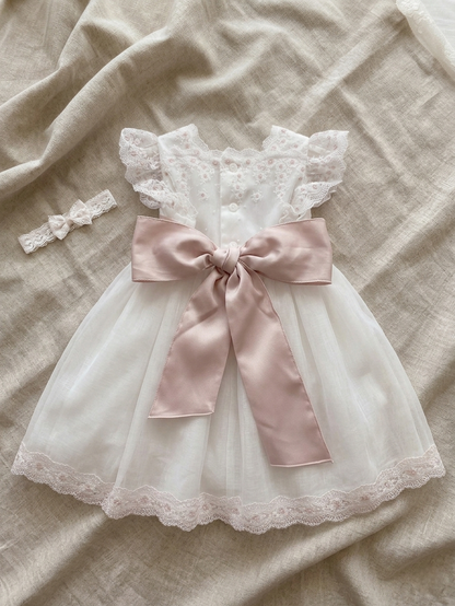 Vestido bebé Amaya em tule bordado cru e rosa vista costas