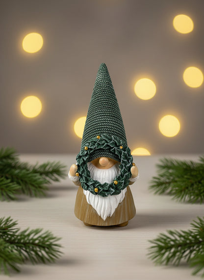 Polyresin Gnome with Wreath | 16cm