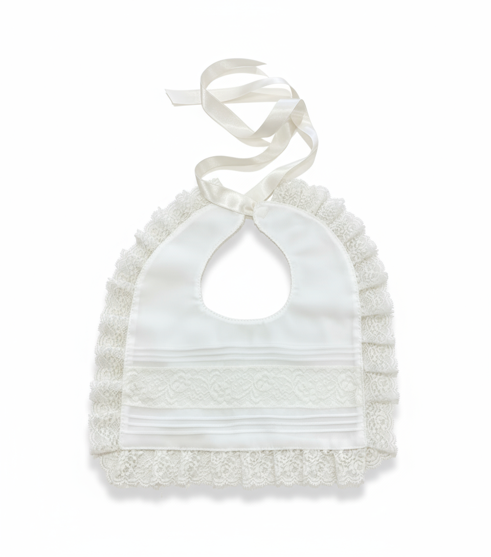Babete de Batismo Quadrado com Renda - Elegante e Delicado