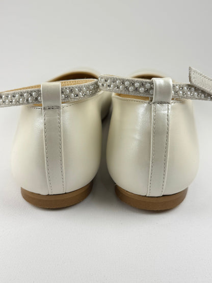 Girl's leather shoes