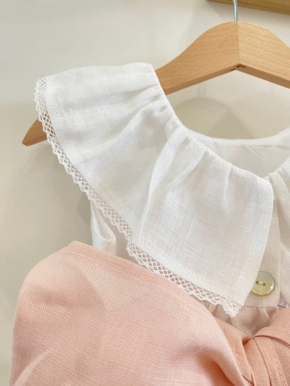 Robe en lin sans manches avec volant à l'encolure