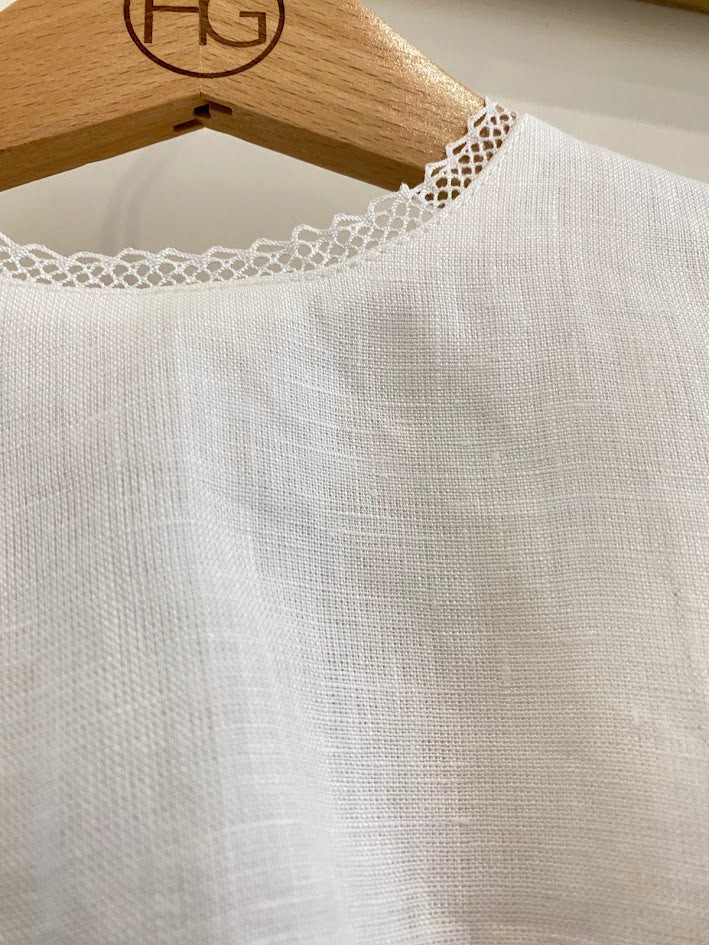 Linen dress with ruffle sleeves