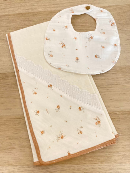 Conjunto Fralda Bege+Babete
