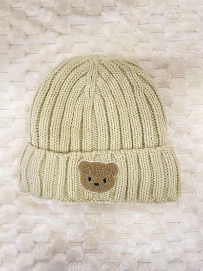 Chapeau avec ours en peluche
