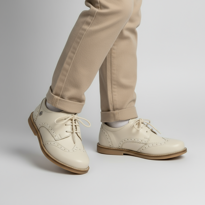 Leather shoe with laces