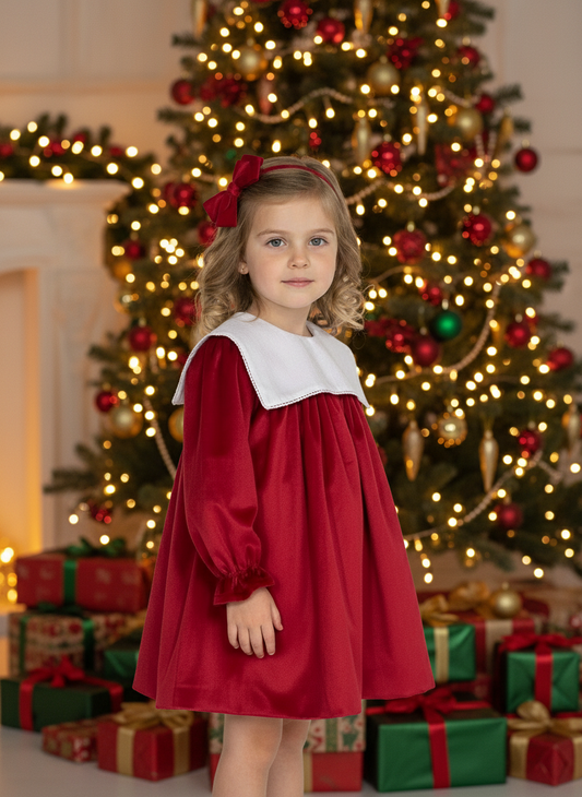 Vestido em Veludo Vermelho c/Gola Branca