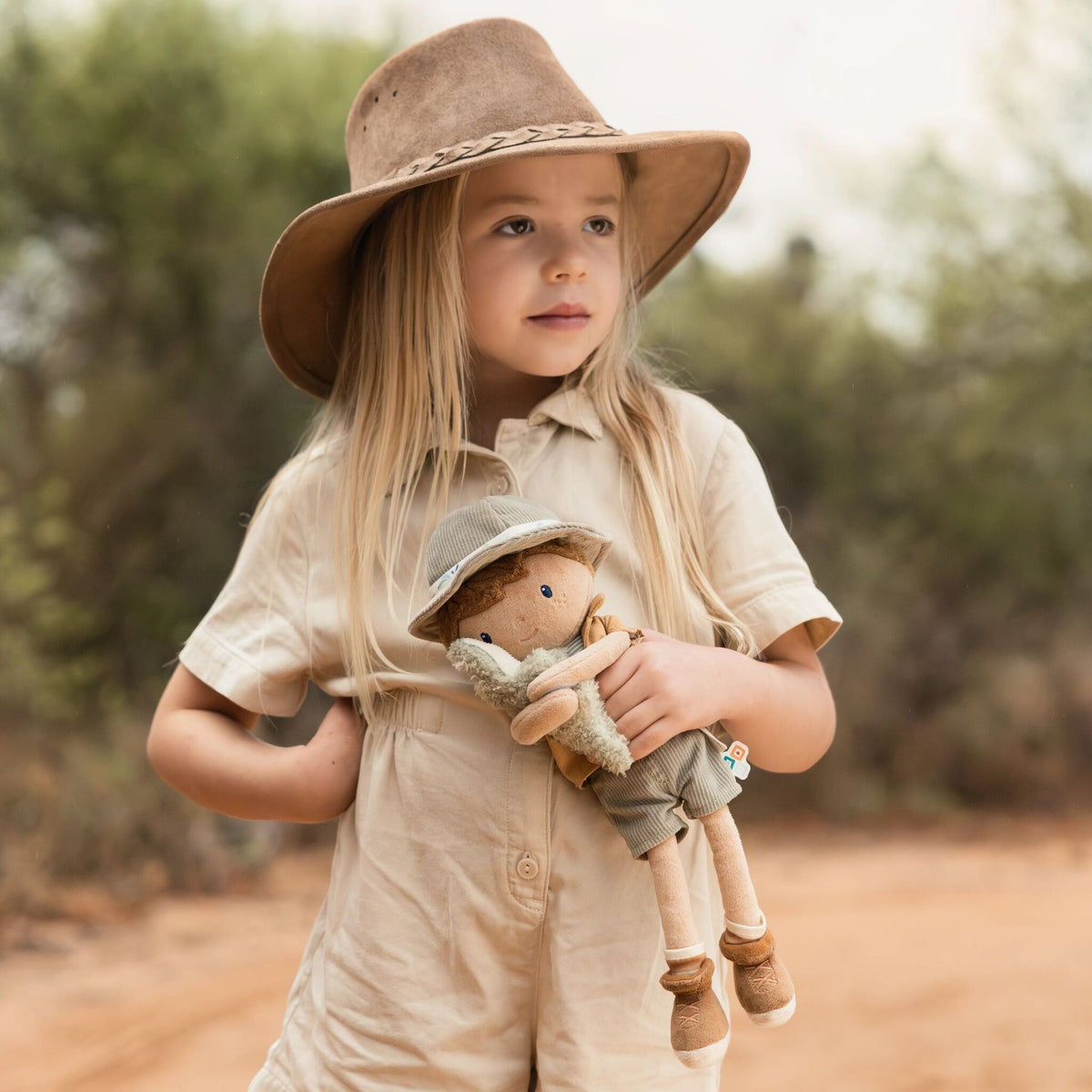 Boneco Ranger Jim 35 cm - Safari Friends | Little Dutch