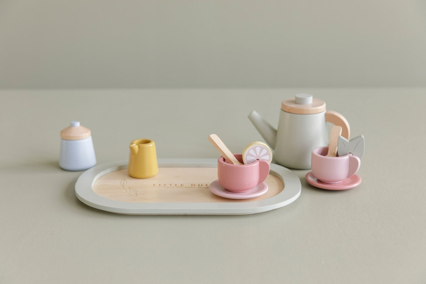 Woodem tea set