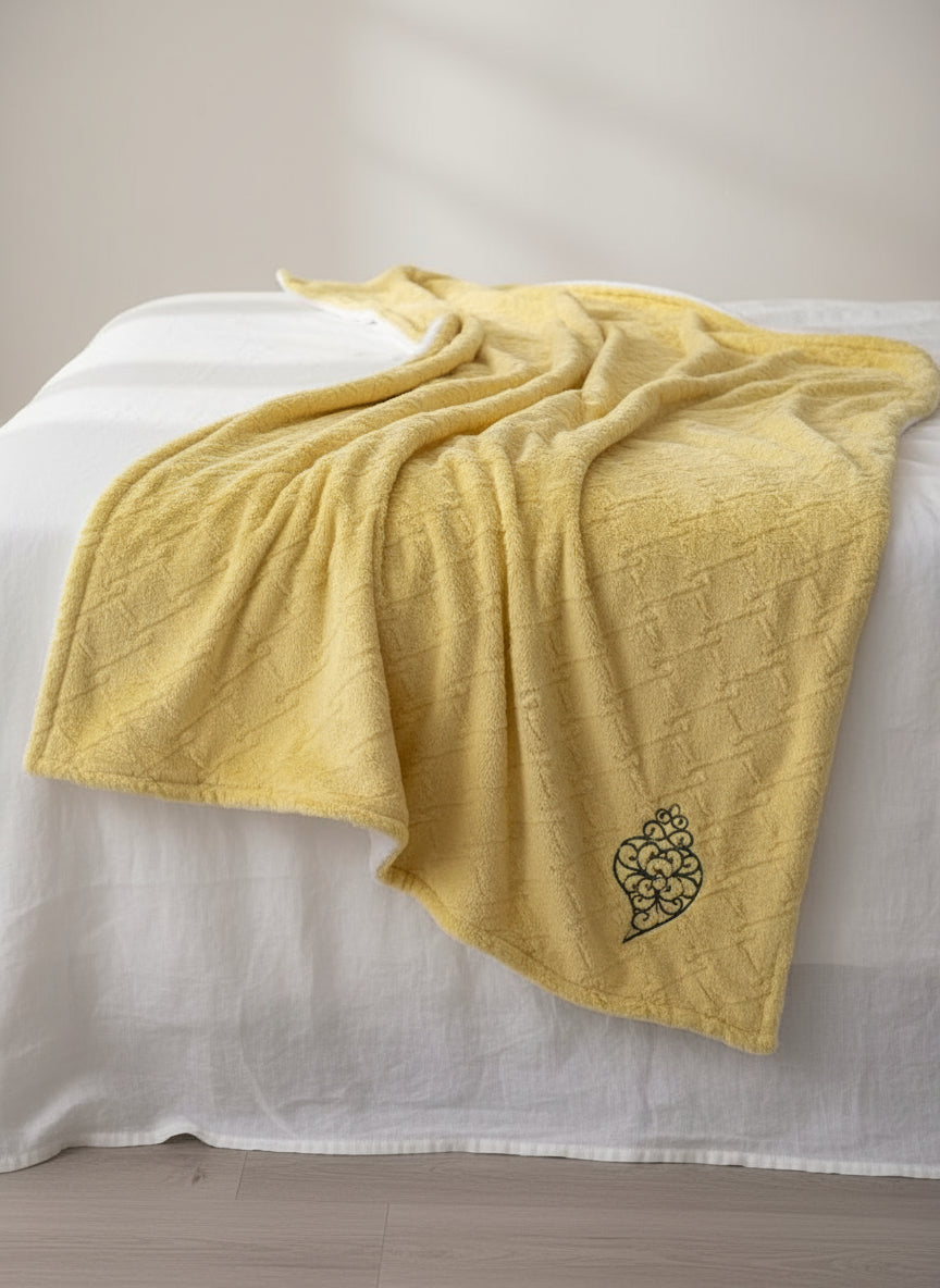 Double Fur Yellow Blanket - Viana Heart