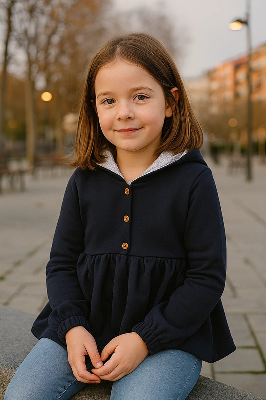 Pull bleu marine HG à capuche fleurie