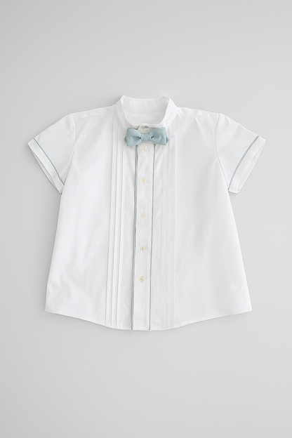 Shirt with pleats and details